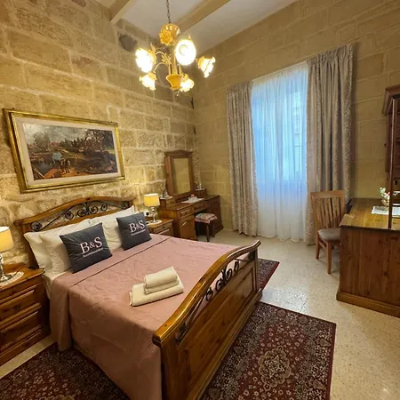 B&s 1940 House Of Character Zejtun, Malta *