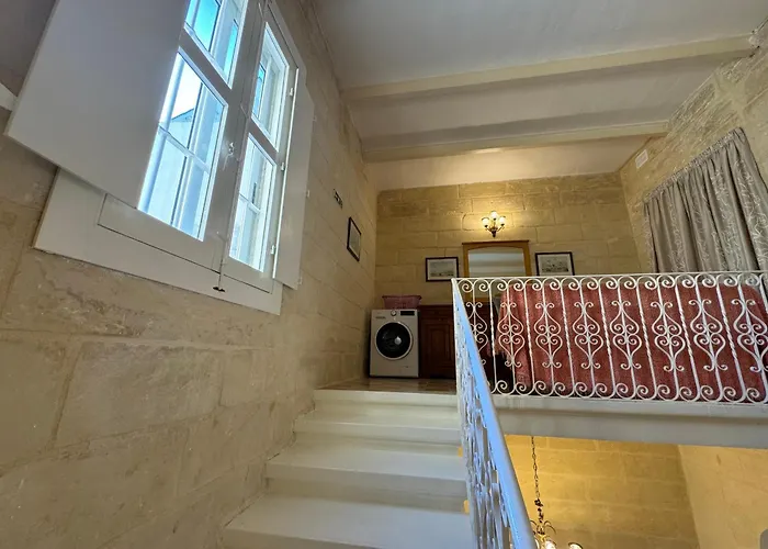 B&s 1940 House Of Character Zejtun, Malta *